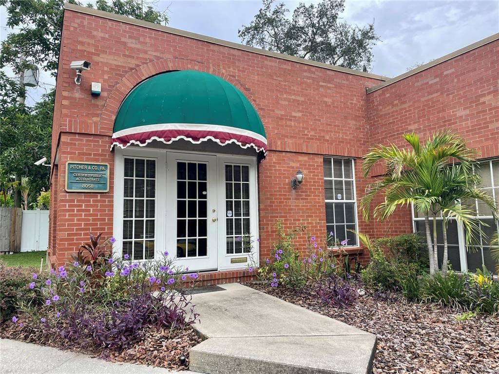 8058 N 56TH STREET UNIT 1 TAMPA, FL 33617