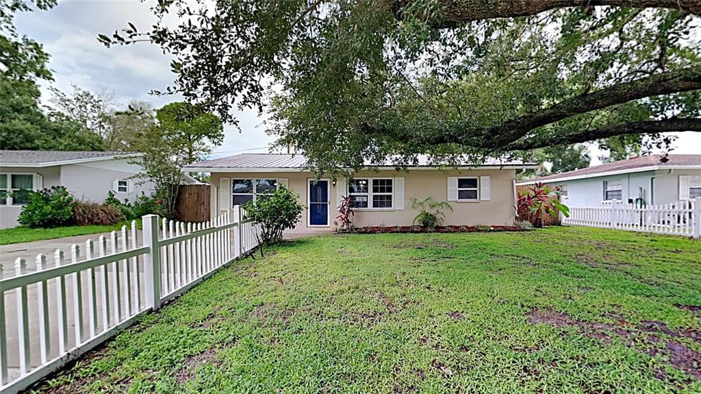 2320 AMANDA DRIVE SARASOTA, FL 34232