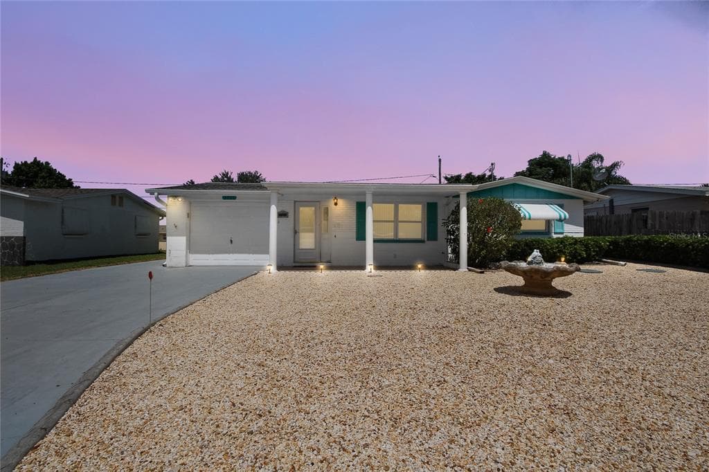 4935 GENESIS AVENUE HOLIDAY, FL 34690