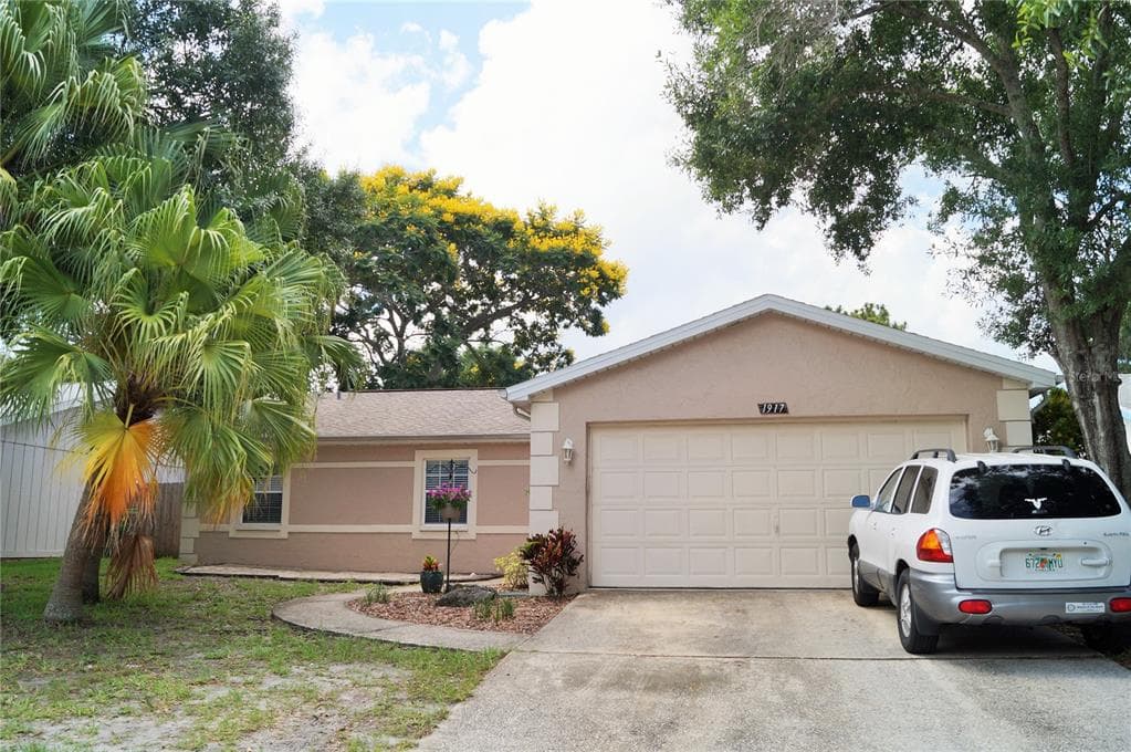 1917 PEPPERTREE DRIVE OLDSMAR, FL 34677