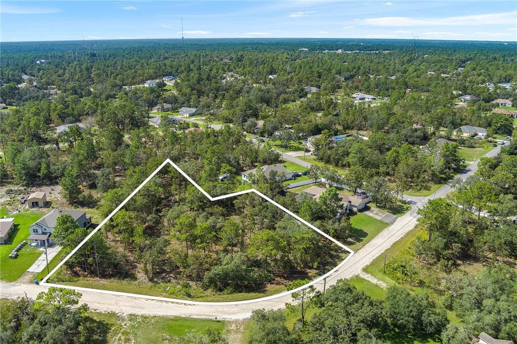 12172 PIONEER AVENUE WEEKI WACHEE, FL 34614