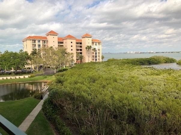 4801 OSPREY DRIVE UNIT 306 ST PETERSBURG, FL 33711