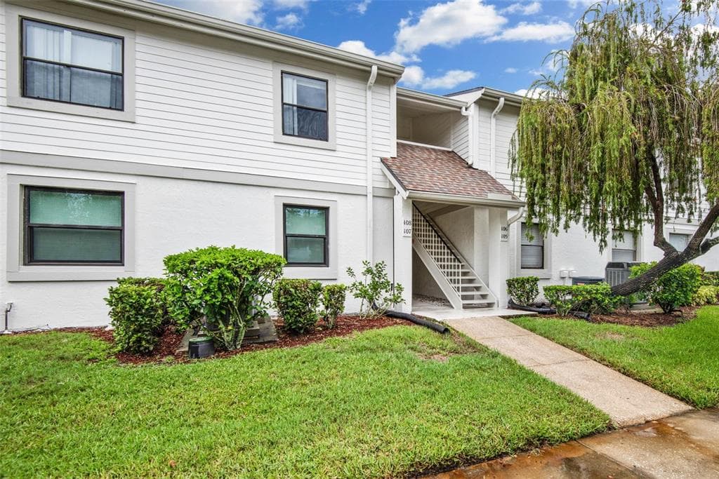 106 MEADOW LANE UNIT 6 OLDSMAR, FL 34677