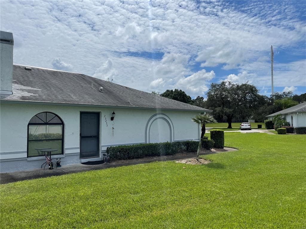 23233 CLUB VILLAS DRIVE LAND O LAKES, FL 34639