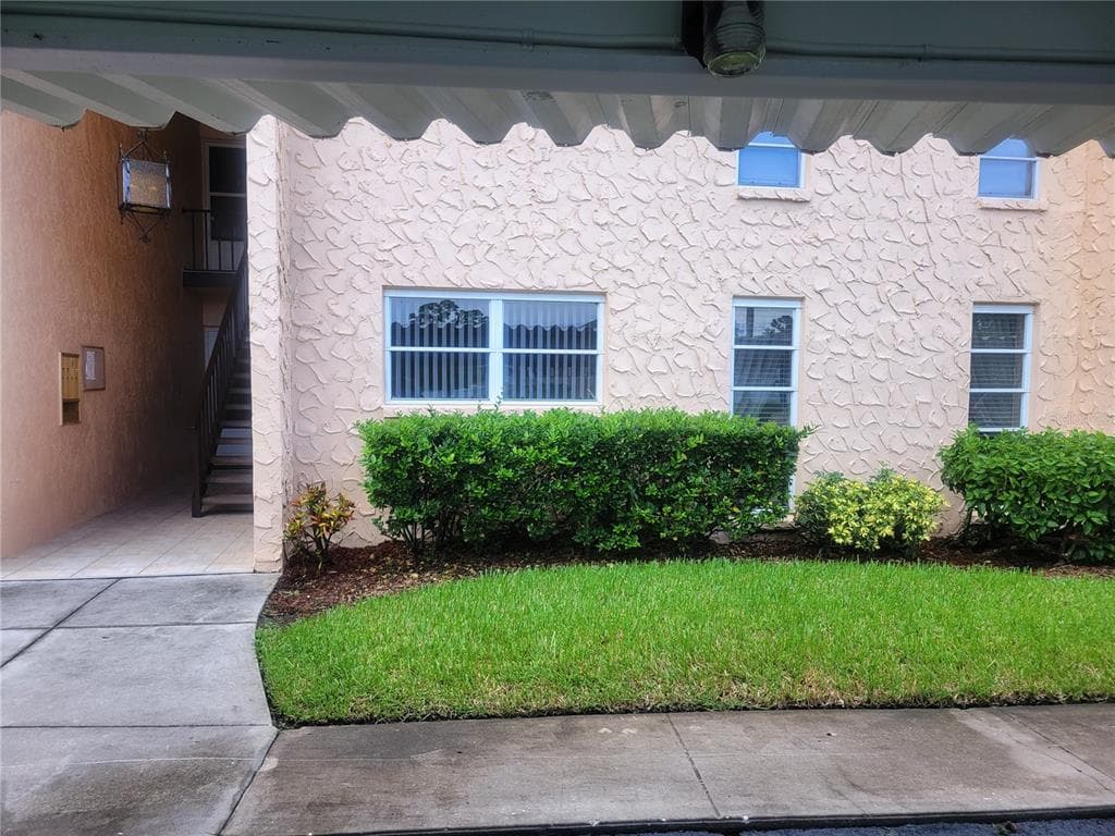 110 DOGWOOD CIRCLE UNIT 110 SEMINOLE, FL 33777
