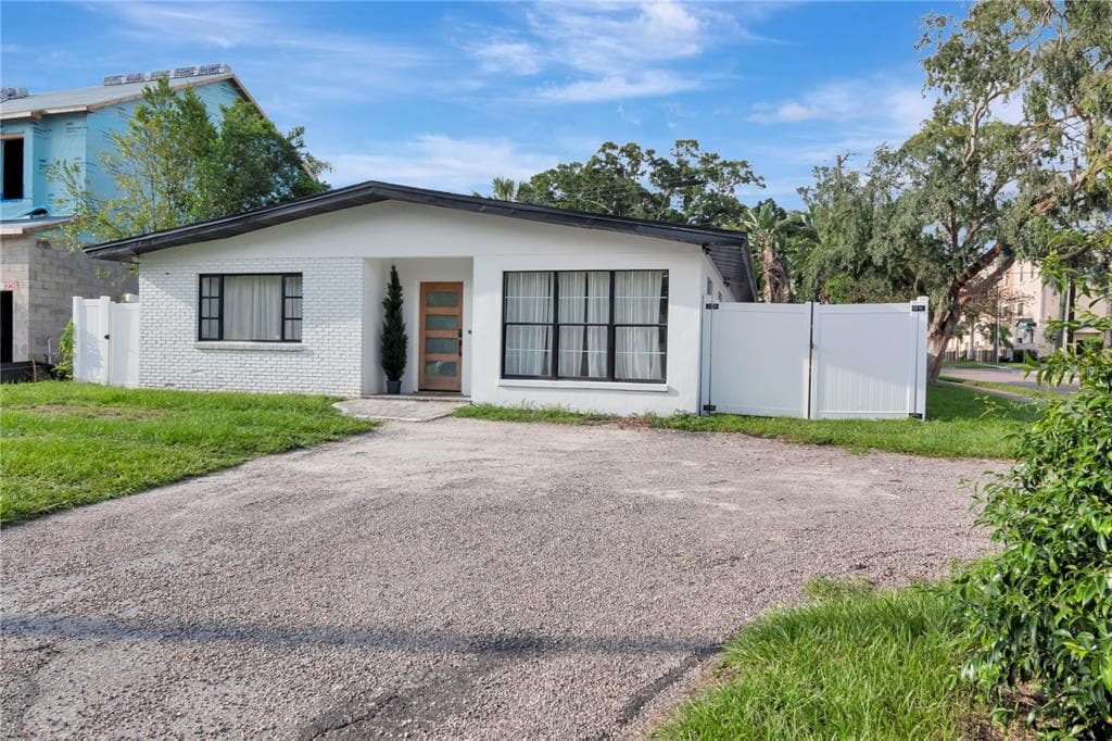 3601 W DALE AVENUE TAMPA, FL 33609