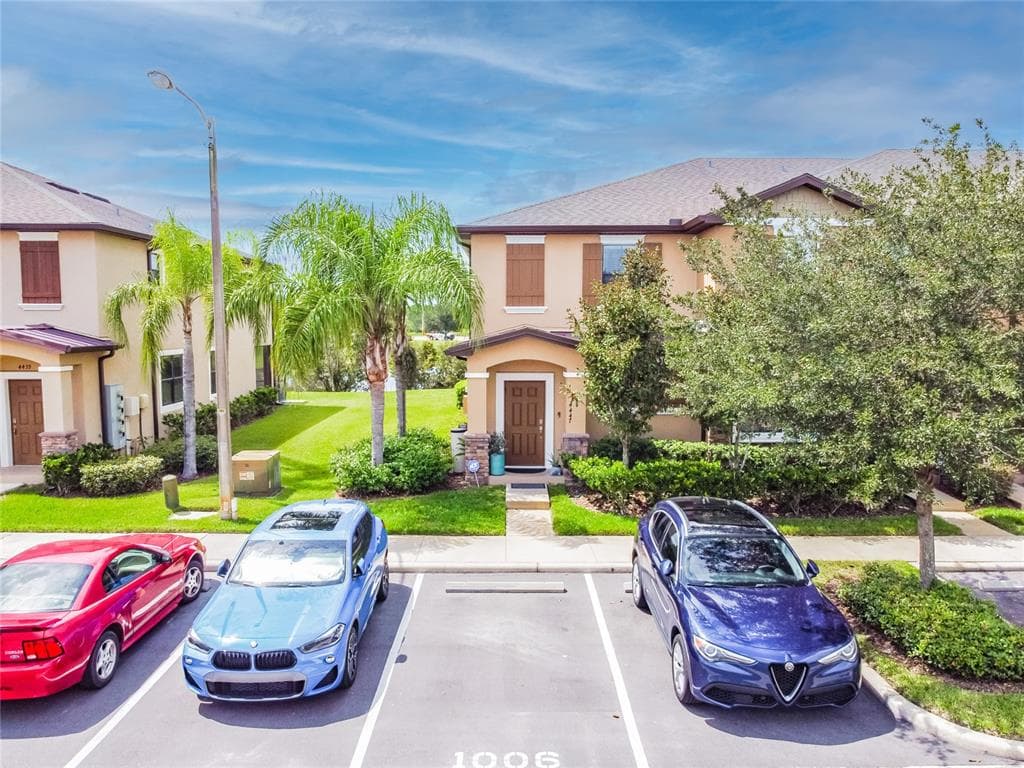 4447 FENNWOOD COURT
