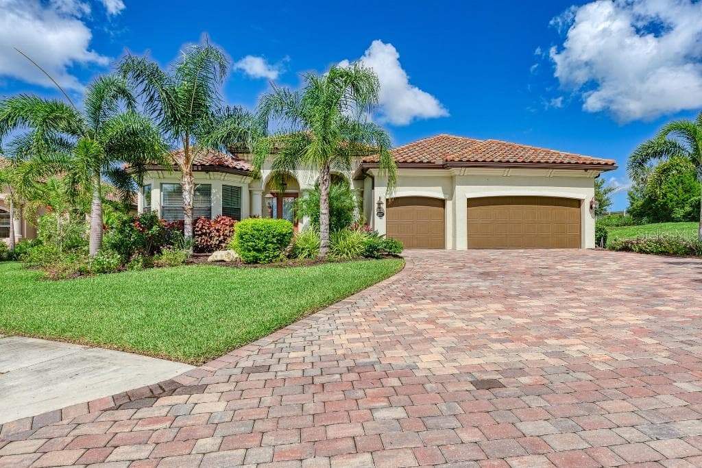 13827 SWIFTWATER WAY LAKEWOOD RANCH, FL 34211