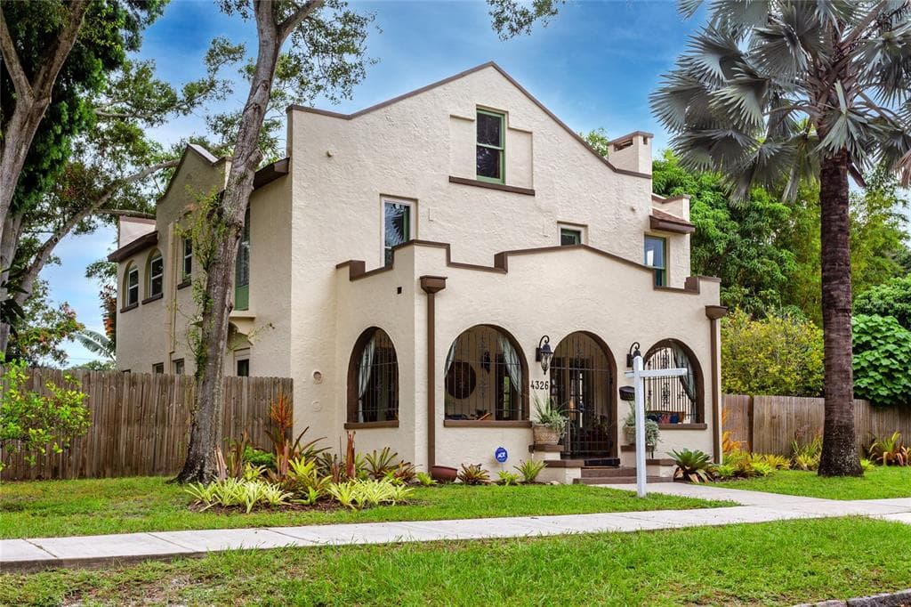 4326 3RD AVENUE S ST PETERSBURG, FL 33711