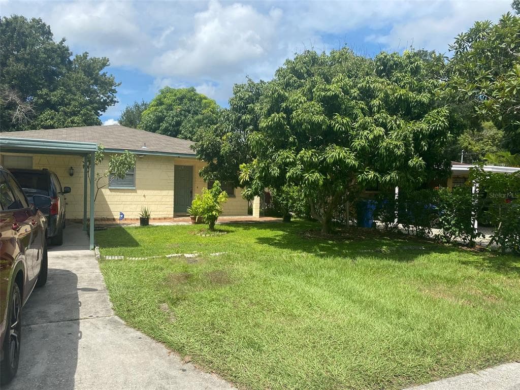 7210 N LOIS AVENUE TAMPA, FL 33614