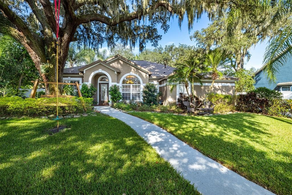 508 LITTLE EAGLE COURT VALRICO, FL 33594
