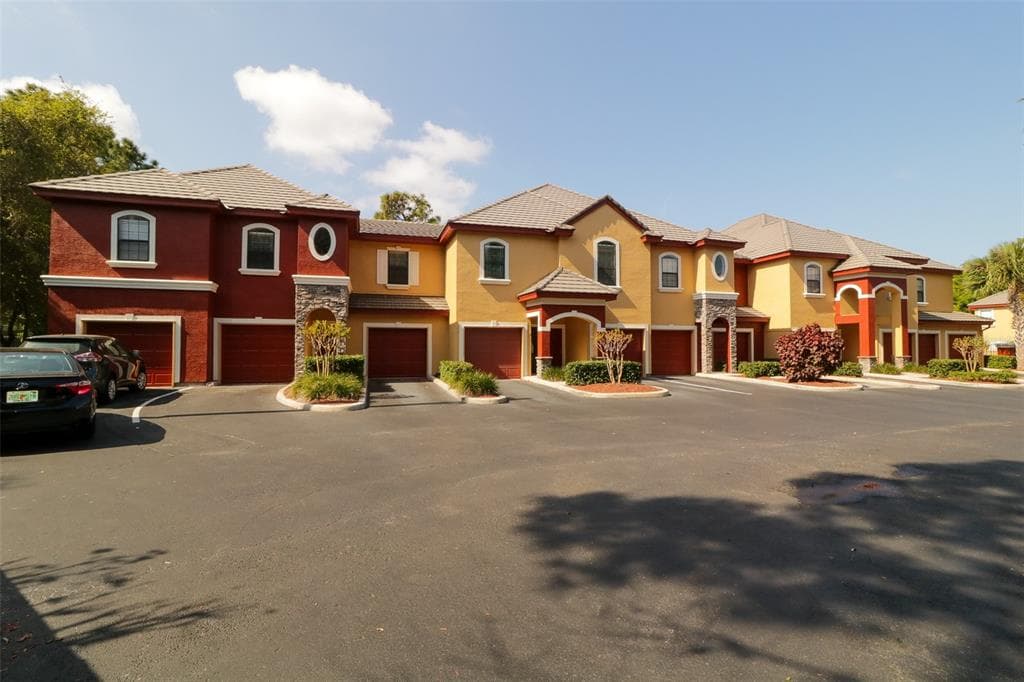 2284 PORTOFINO PLACE UNIT 19-019 PALM HARBOR, FL 34683