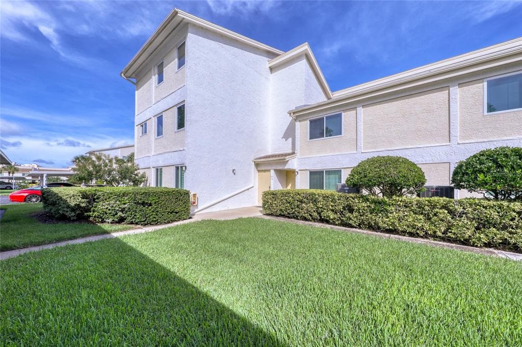 1451 GULF BOULEVARD UNIT 113 CLEARWATER BEACH, FL 33767