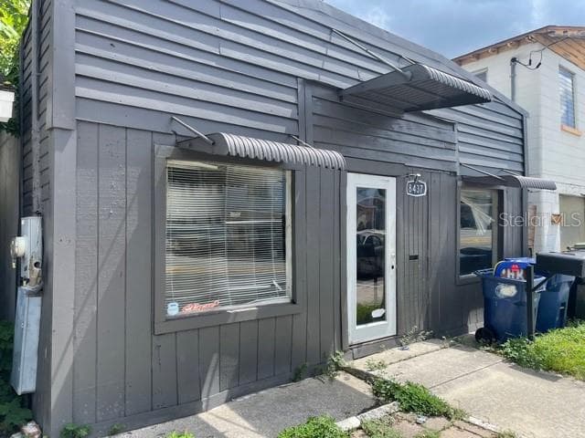 8437 N NEBRASKA AVENUE TAMPA, FL 33604