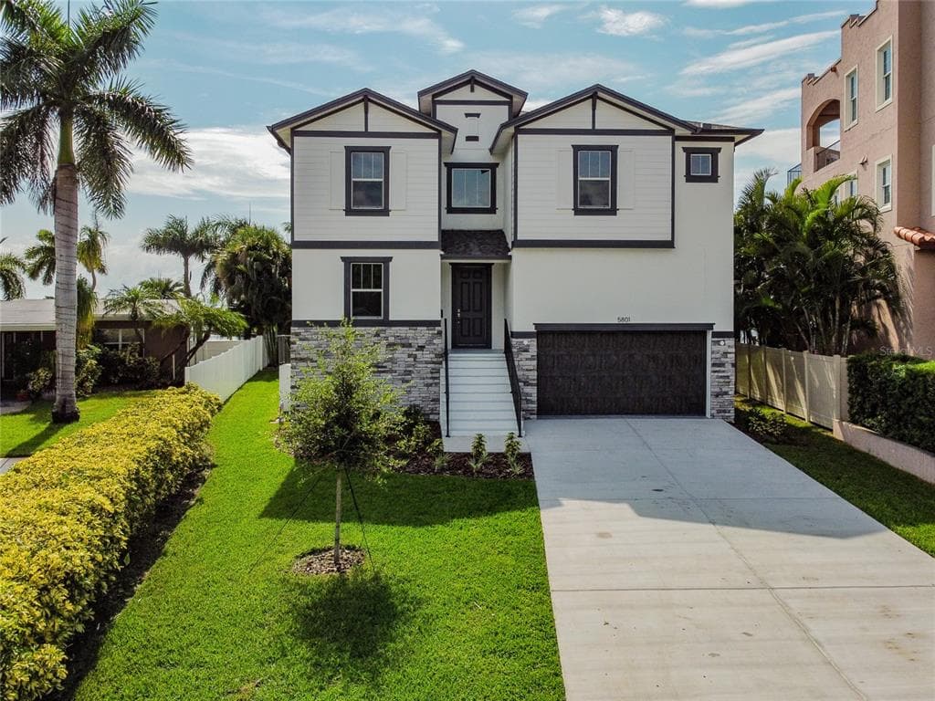 812 W WOODLAWN AVENUE TAMPA, FL 33603