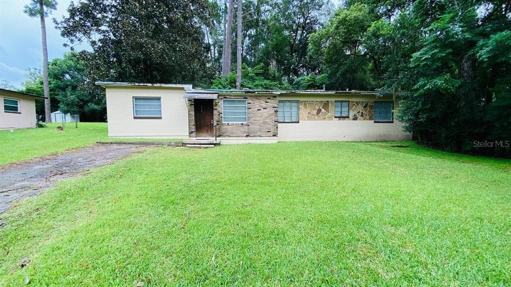 915 NE 13TH AVENUE OCALA, FL 34470