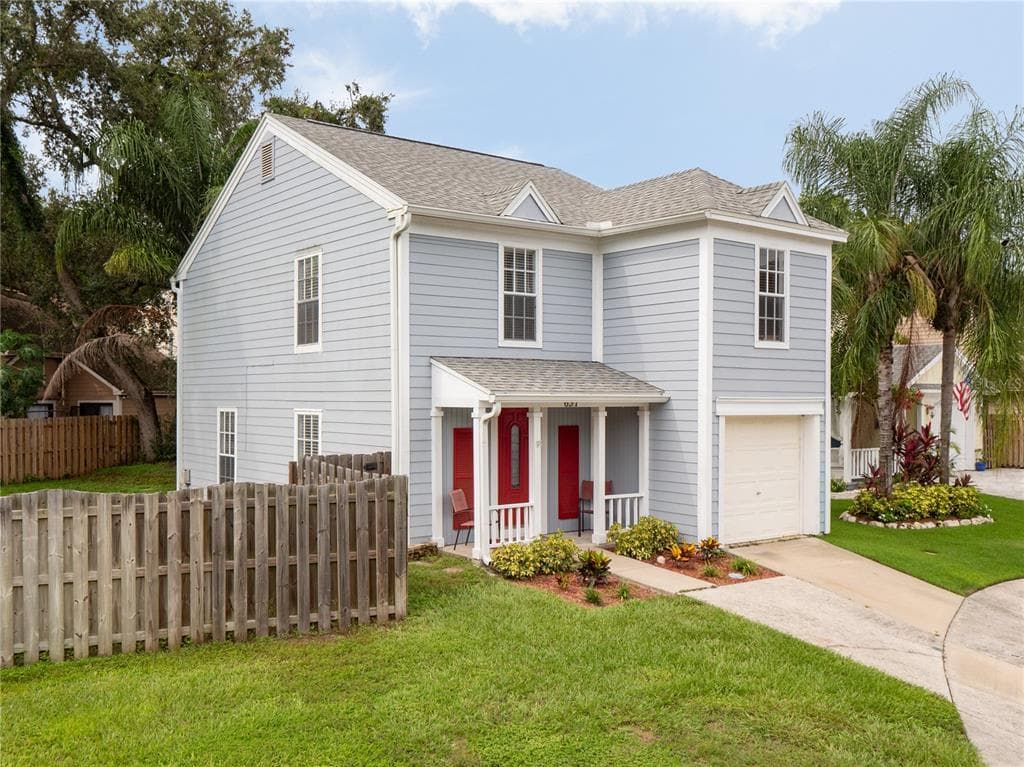 637 GREENGLEN LANE