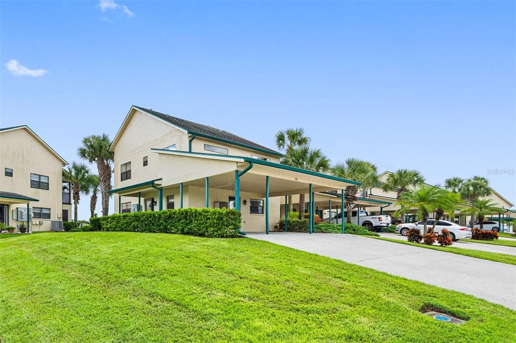 626 YARDARM DRIVE APOLLO BEACH, FL 33572