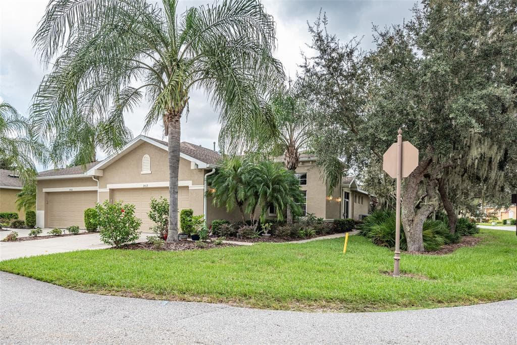 2412 NOTTINGHAM GREENS DRIVE UNIT 2412 SUN CITY CENTER, FL 33573