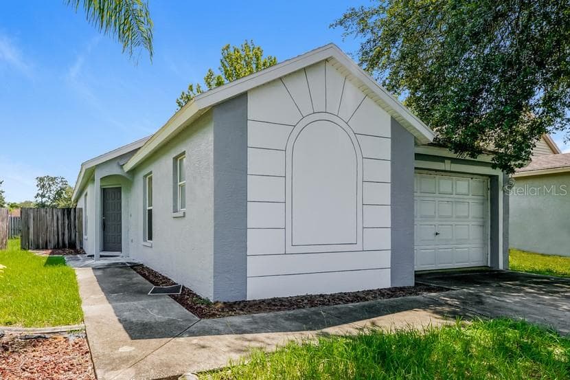 1702 CITRUS ORCHARD WAY VALRICO, FL 33594