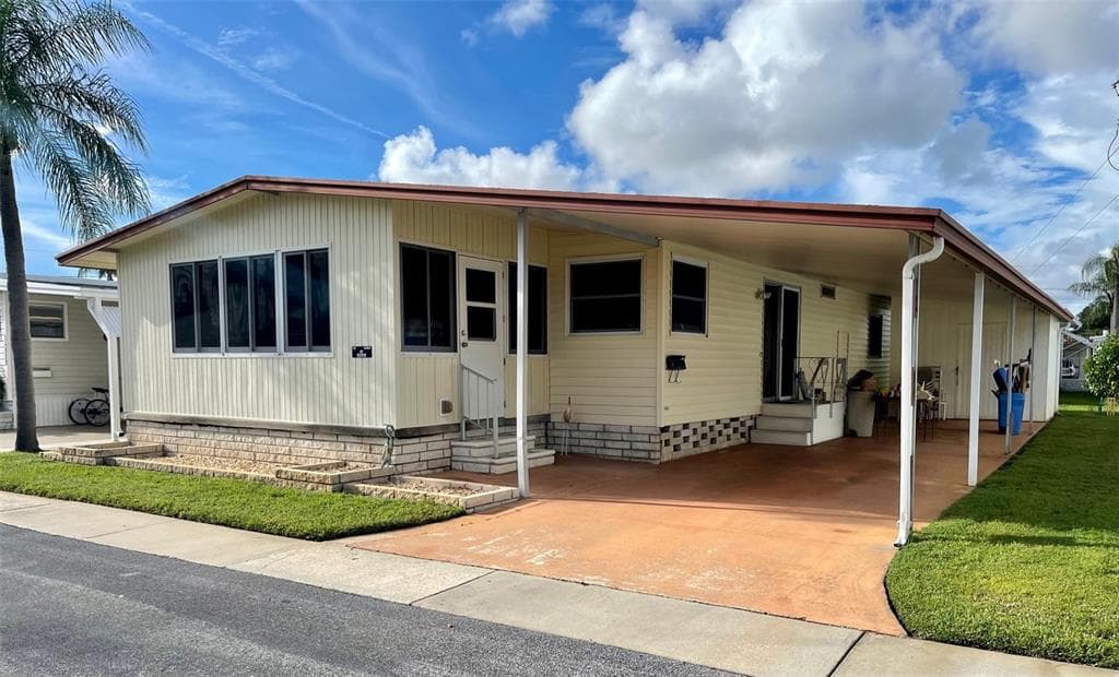34667 ORANGE DR N PINELLAS PARK, FL 33781