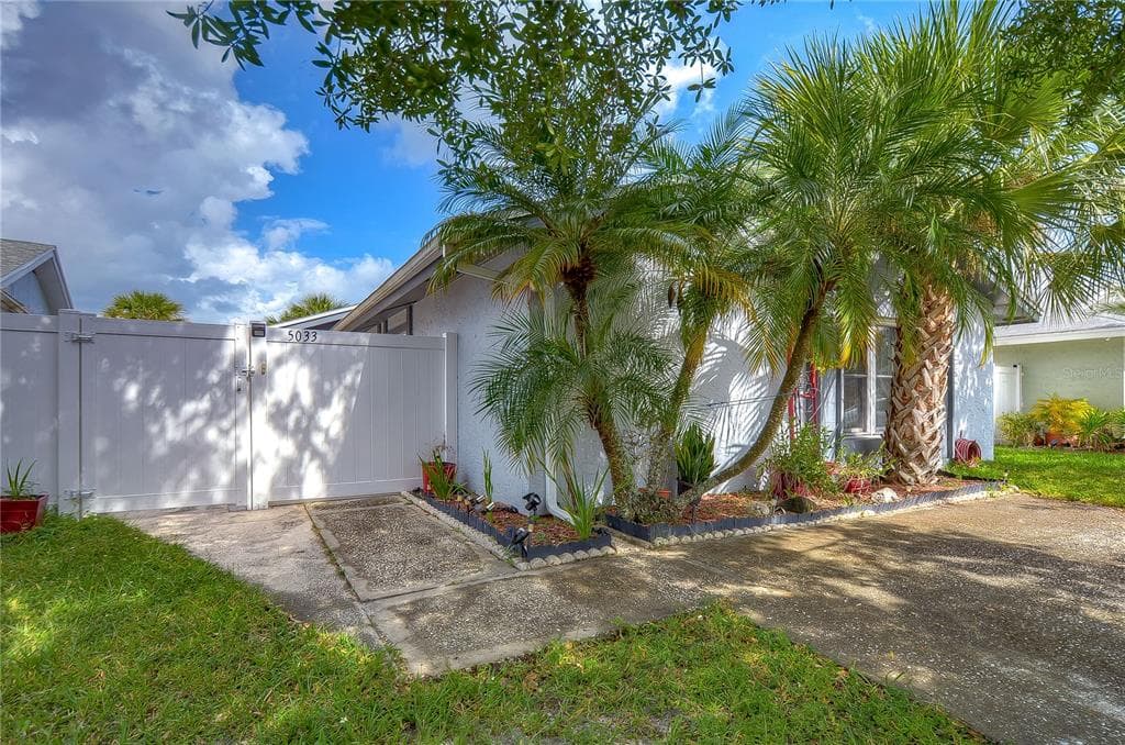 5033 SPRINGWOOD DRIVE TAMPA, FL 33624