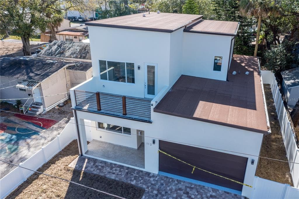 112 W SLIGH AVENUE