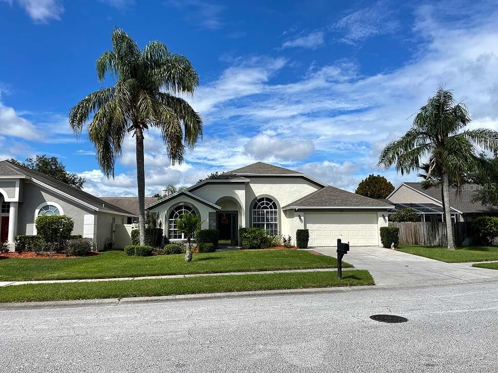 18104 MISTY BLUE LANE TAMPA, FL 33647