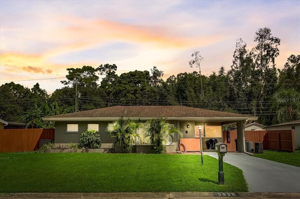 3925 OMEGA LANE SARASOTA, FL 34235