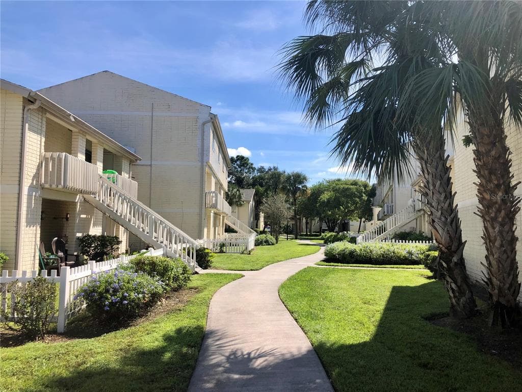 7918 KOSI PALM PLACE UNIT 101 TAMPA, FL 33615