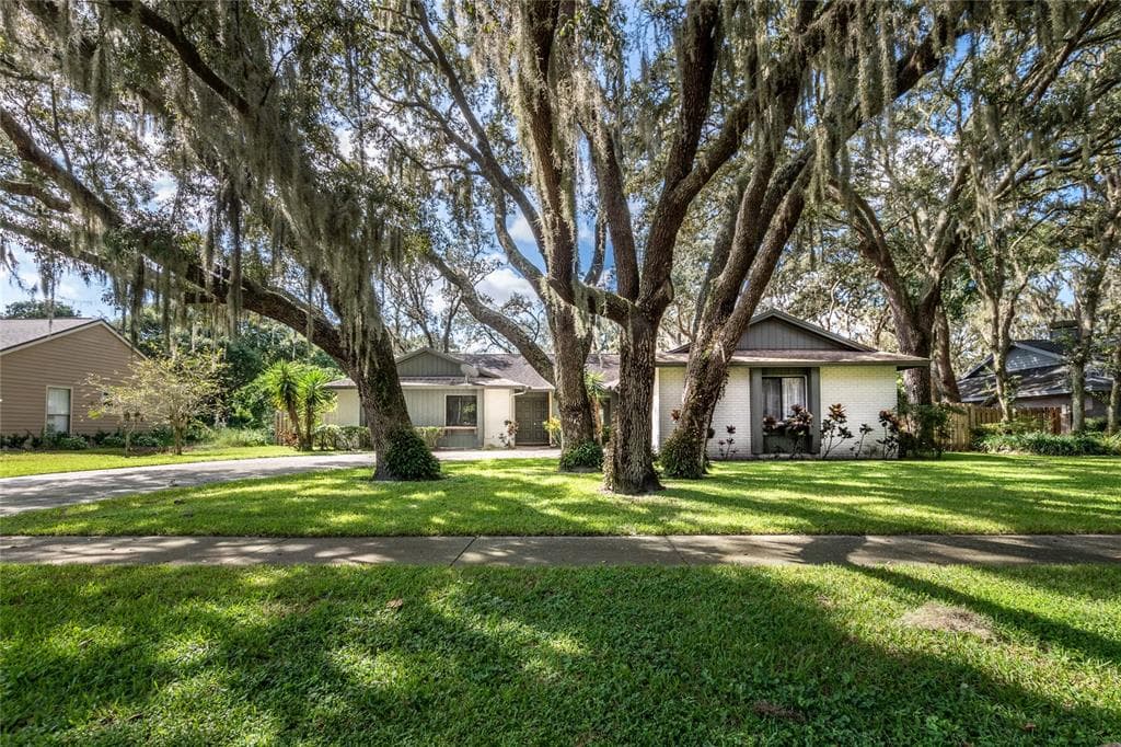 3935 APPLEGATE CIRCLE BRANDON, FL 33511