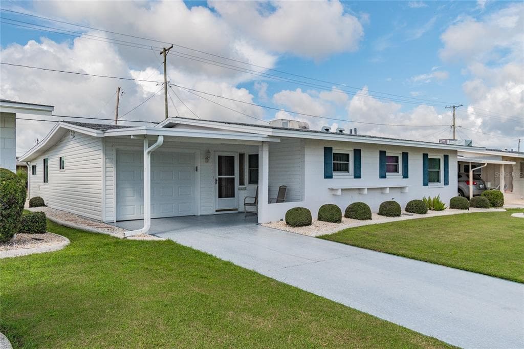 1210 N PEBBLE BEACH BOULEVARD SUN CITY CENTER, FL 33573