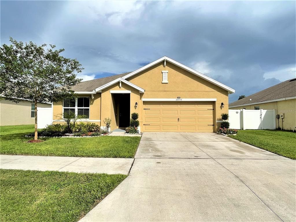 35773 JENNY LYNNE CIRCLE ZEPHYRHILLS, FL 33541