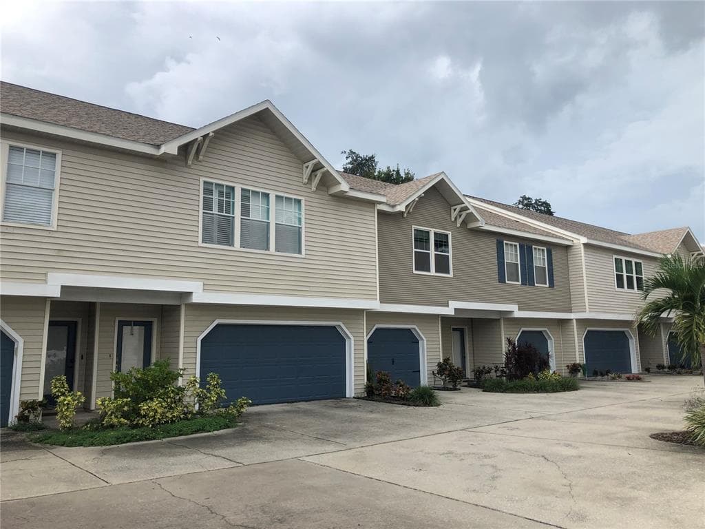 2900 W AZEELE STREET UNIT H