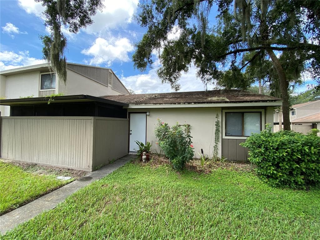 7902 PINE DRIVE UNIT 7902 TEMPLE TERRACE, FL 33637