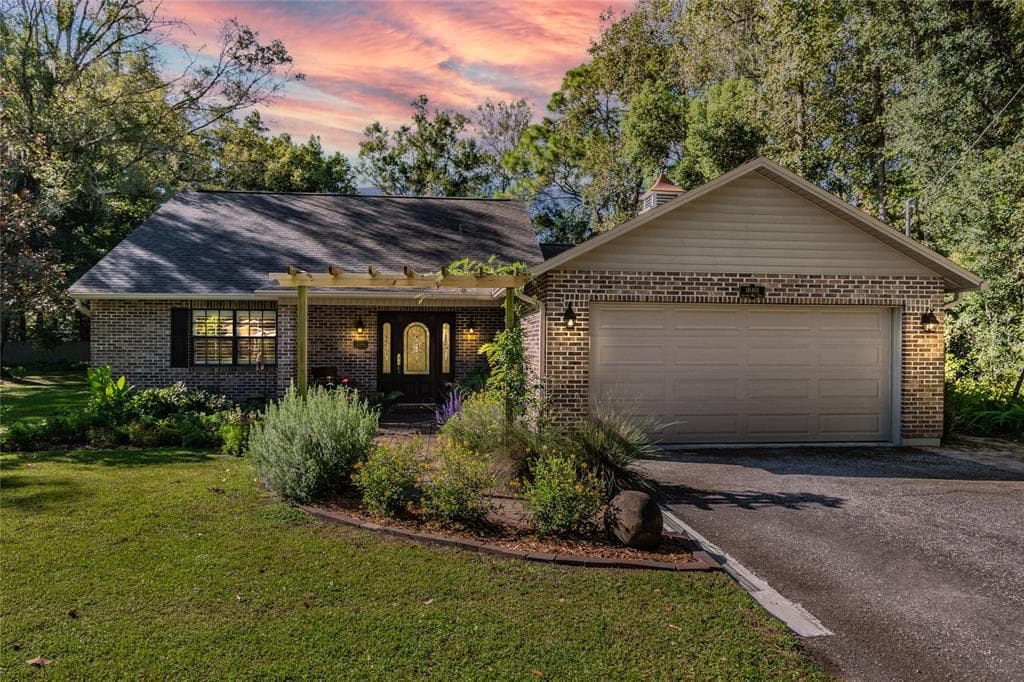 18401 AUTUMN MIST DRIVE LUTZ, FL 33549