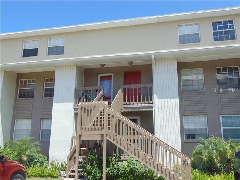 4823 W MCELROY AVENUE UNIT D211 TAMPA, FL 33611