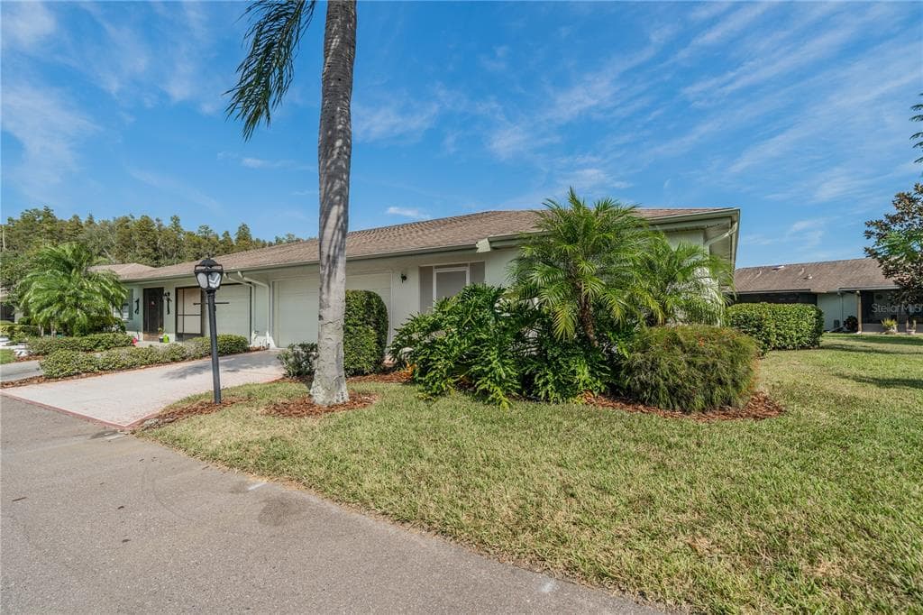 2001 HARTLEBURY WAY UNIT 432 SUN CITY CENTER, FL 33573