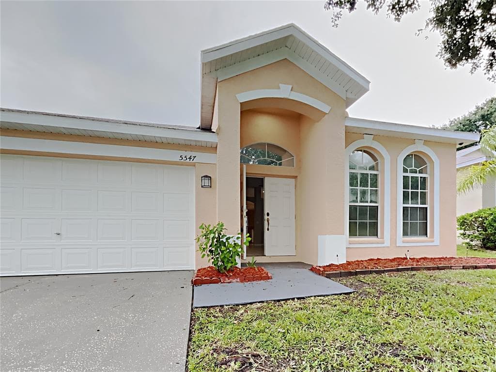 5547 BRADDOCK DRIVE ZEPHYRHILLS, FL 33541
