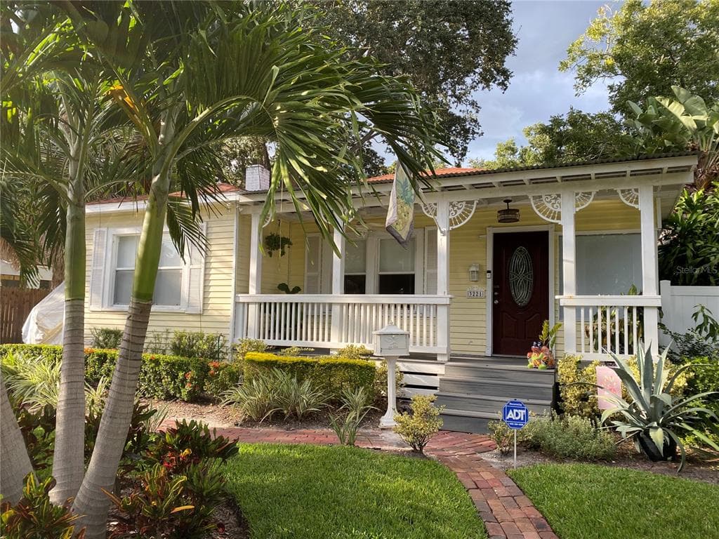 3221 W BARCELONA STREET TAMPA, FL 33629