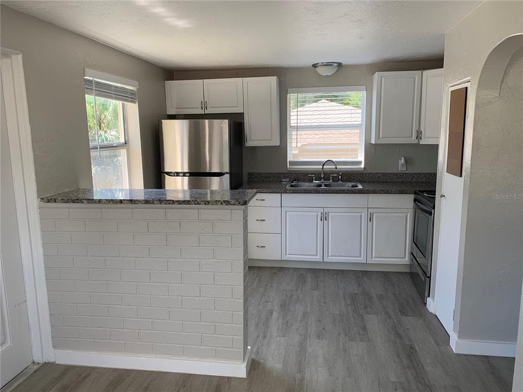 1253 8TH AVENUE S Unit B ST PETERSBURG, FL 33705