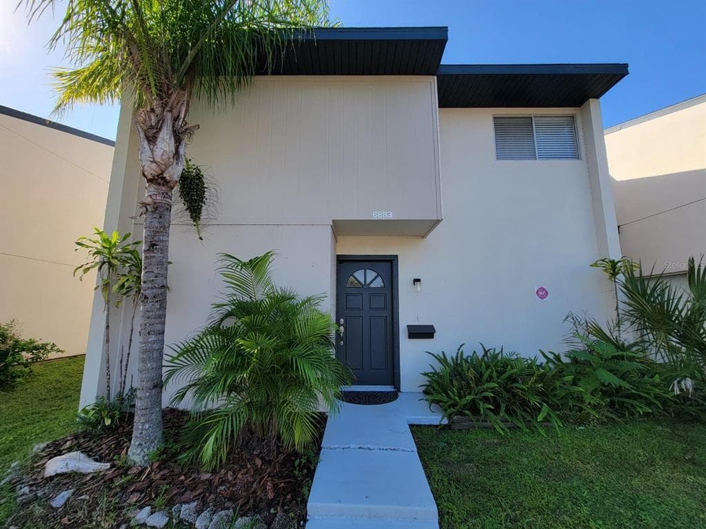 6883 WHITMAN COURT UNIT 6883 SARASOTA, FL 34243