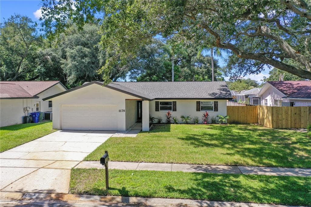 1178 BROOK DRIVE E DUNEDIN, FL 34698