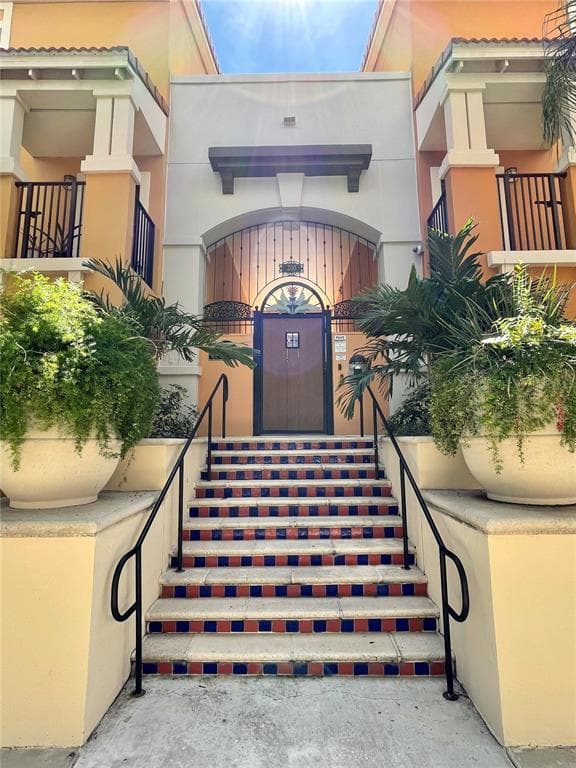 200 4TH AVENUE S UNIT 127 ST PETERSBURG, FL 33701