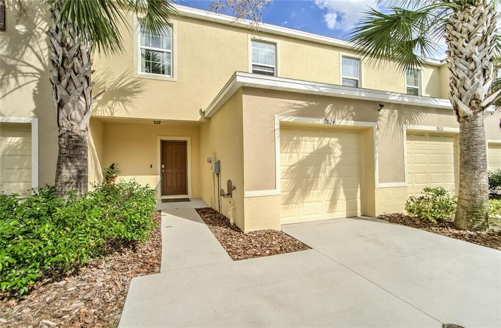 9824 HOUND CHASE DRIVE