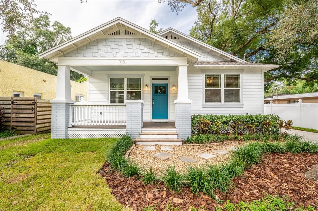 910 E CRENSHAW STREET