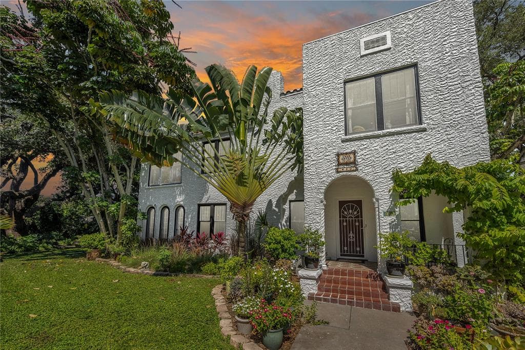 410 JASMINE WAY CLEARWATER, FL 33756