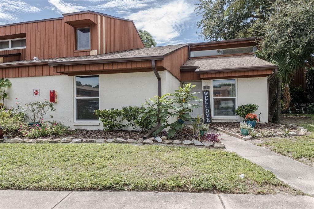 2076 SUNSET POINT ROAD UNIT 141 CLEARWATER, FL 33765