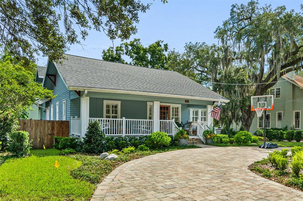 3004 W CHAPIN AVENUE TAMPA, FL 33611