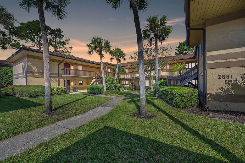 2681 SABAL SPRINGS CIRCLE UNIT 102 CLEARWATER, FL 33761